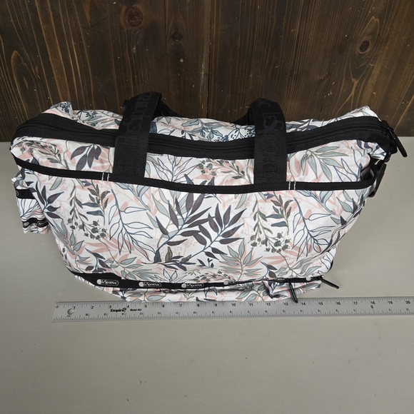 LeSportsac Large Weekender Floral Travel Tote Overnight Bag - Picture 8 of 13